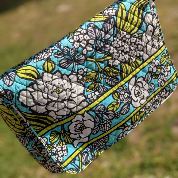 Vera Bradley Crossbody/Saddlebag - Picture 5 of 7